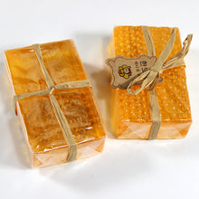 Load image into Gallery viewer, Honey-Infused Korean Propolis Soap: Nourishing Skincare Delight